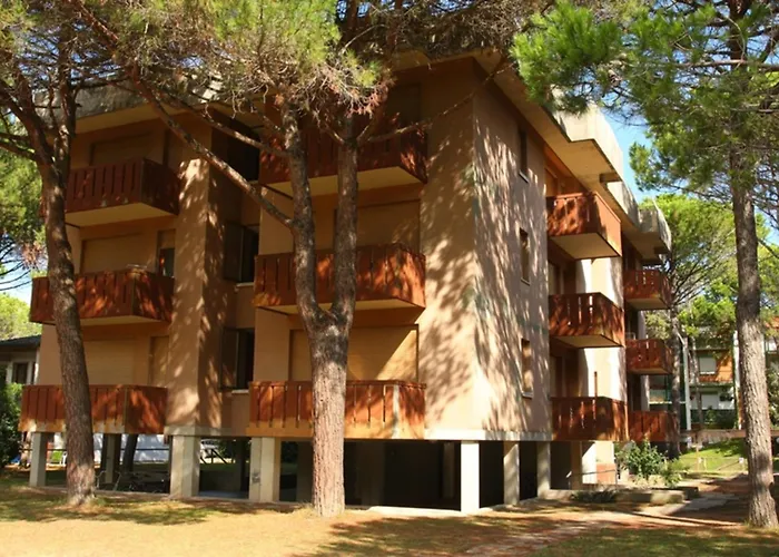 Enjoy A Relaxing Terrace In Pineda Appartamento